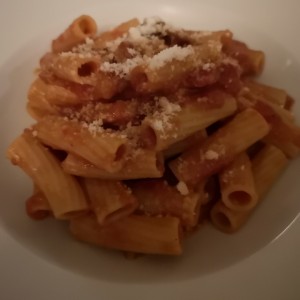 Primi Piatti - Rigatoni All' Amatriciana