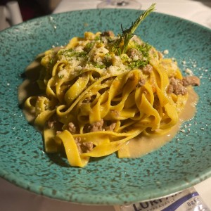 Fettucine Al Ragu Bianco Battuto A Coltello