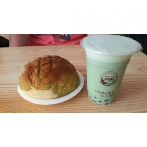 Pan de matcha, relleno con anko y Bubble Tea de Matcha