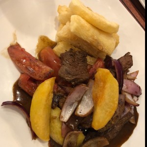 Lomito saltado 