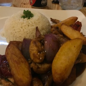 pollo saltado