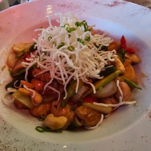 Pad Kee Mao de Pollo