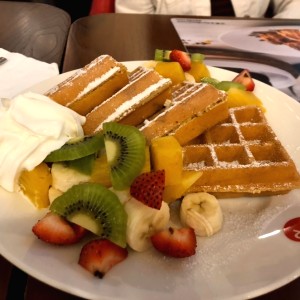 Waffles con fruta