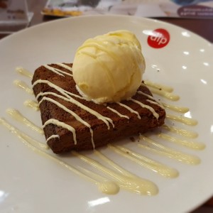 brownie con helado