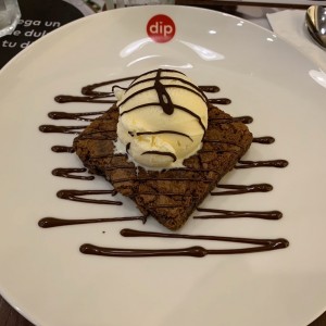 Brownie con helado