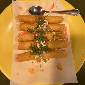 Entradas - Flautas de Pollo