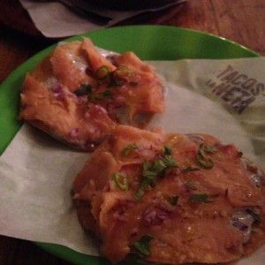 Tostadas de Salmon