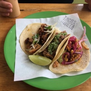 Carnitas, pibil y costilla 