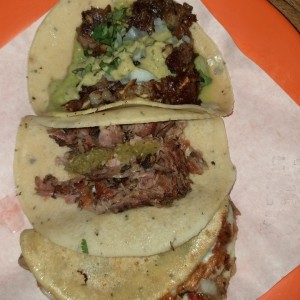 Tacos de carnitas, cerdo y philly