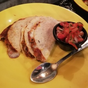 quesadillas de chorizo