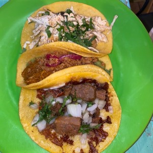 Tacos Tropicales - Pollo Pistolero