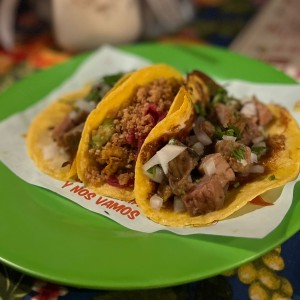 Tacos Tropicales - Pollo Pistolero