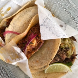 tacos chorizo y queso, cochinita pibil y carnitas