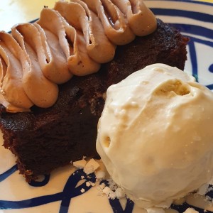 Brownie con Helado de Tequila y Cafe