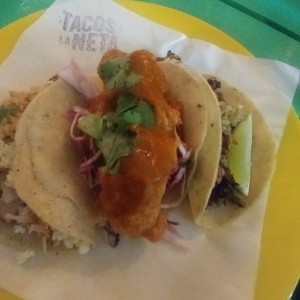 Tacos de pollo, corvina y carnita