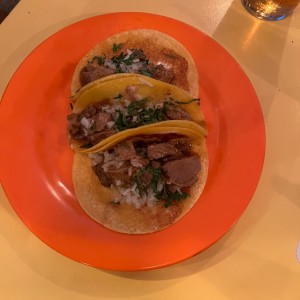 Tacos de birria de res