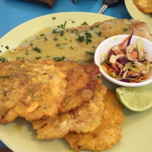 Filete de pescao en salsa de curry y coco