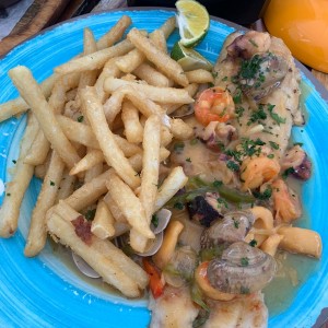 Filete con salsa de mariscos