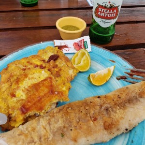 Filet de pescado a la plancha cin patacones