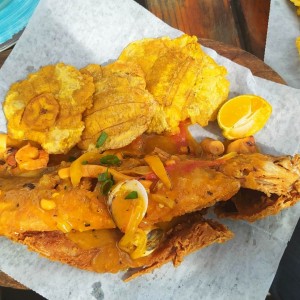 corvina en salsa de mariscos