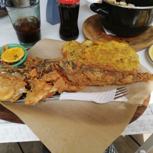 pescado frito con patacones