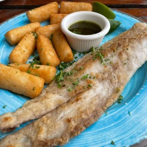 Filete de pescado a la plancha con Yuca frita