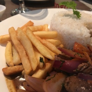 Carnes - Lomo saltado