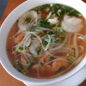 pho de camarones 