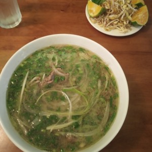 pho de carne cruda