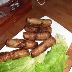 Rollos fritos de puerco