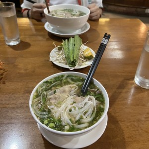 pho de carne cocida