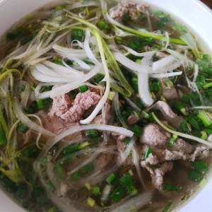 Pho de carnes mixtas