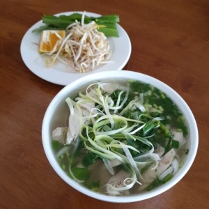 pho de pollo