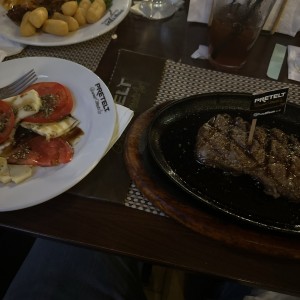 Angus y capressa