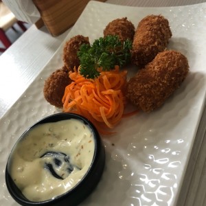 croquetas de cangrejo