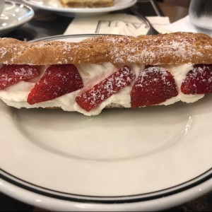 Eclair aux fraises