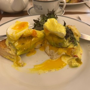 Huevo Benedict con langosta