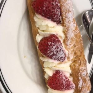 eclair de fresa