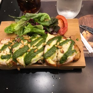 Tartine Mozzarella & tomate