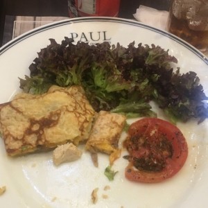 crepe de pollo y ensalada