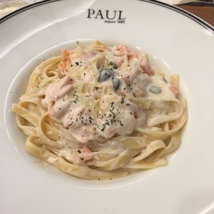 Fetuccini con salmon