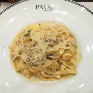 Fettucine langostinos c/hongoa