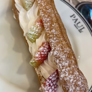 Postres - Eclair de Fresa