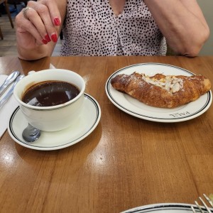 Croissant de Almendras con Chocolate