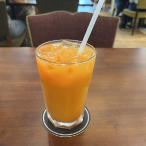 Jugo de Naraja, Zanajoria y Jengibre 