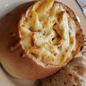 mac n cheese en pan de la casa