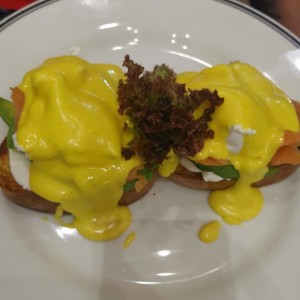 Huevos Benedictinos