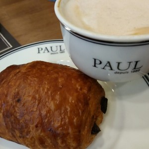 Pan relleno de chocolate y capuccino