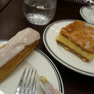 Eclair y milhojas de vainilla