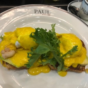 eggs benedict con langosta 